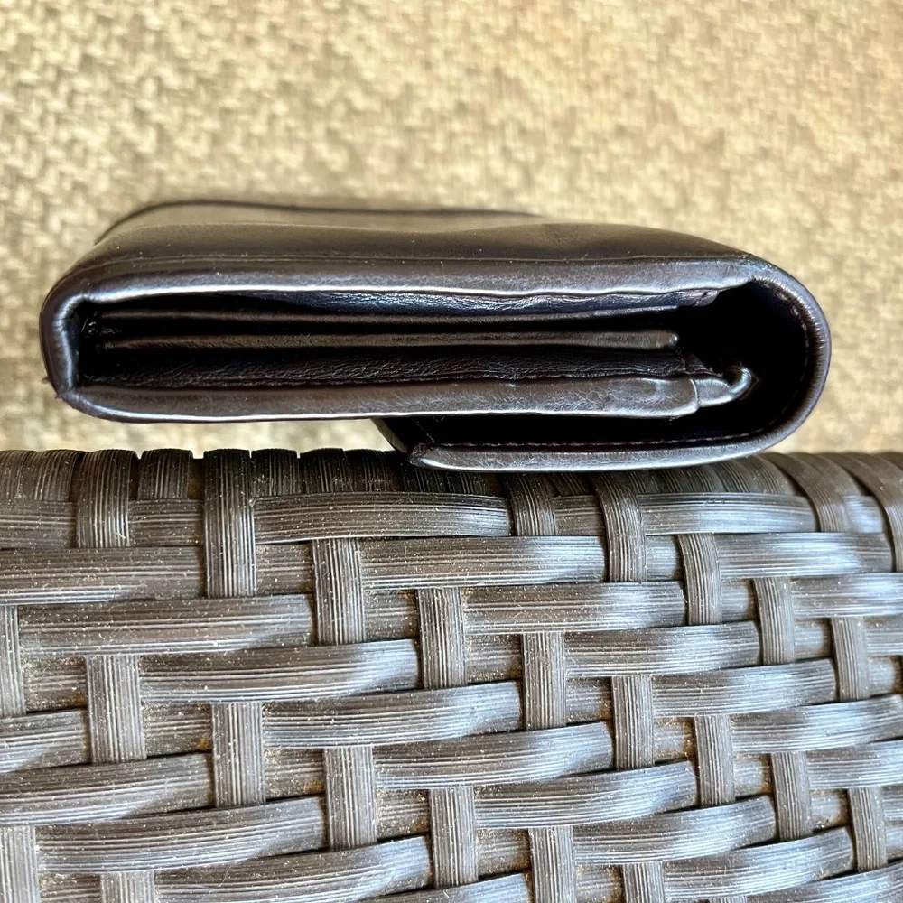 Authentic Gucci GG Embossed Leather Wallet, Brown - Picture 8 of 11